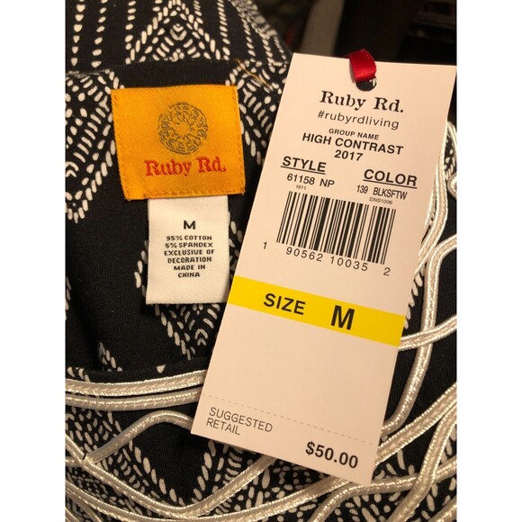 Ruby Road Ladies Black White Short Sleeve Geometric Knit Top Sz. M - Picture 6 of 6